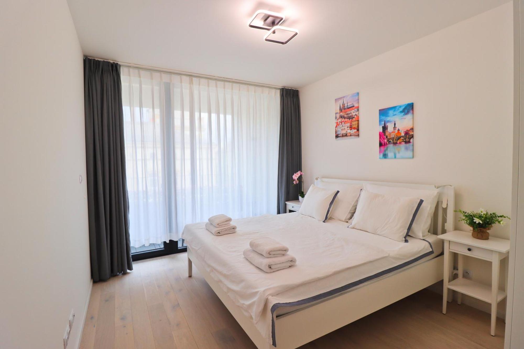 Sunny Apartment In Smichov, Prague 5 Екстер'єр фото