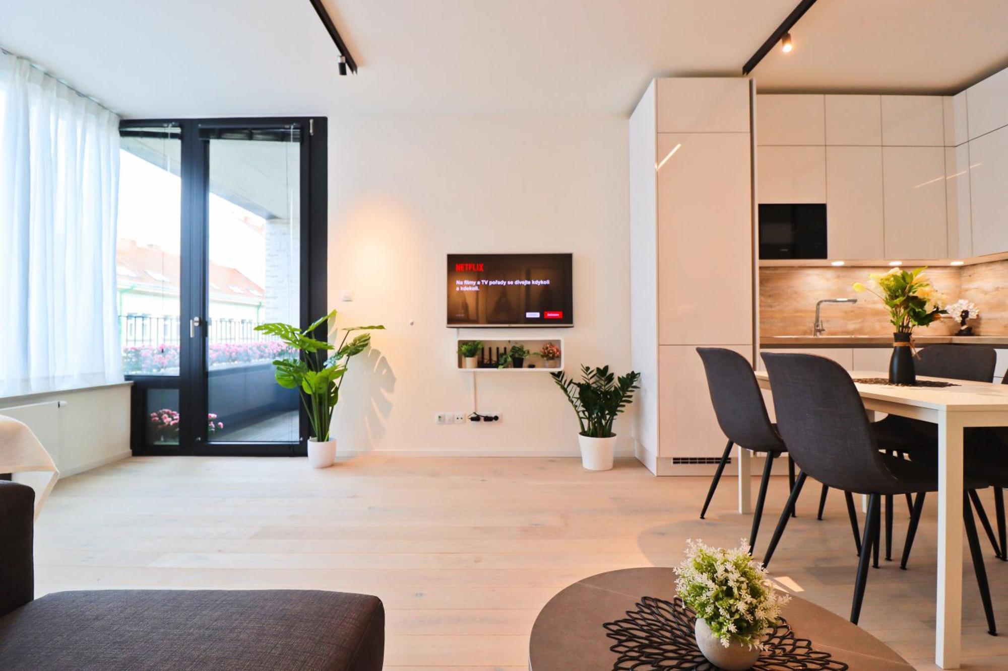 Sunny Apartment In Smichov, Prague 5 Екстер'єр фото